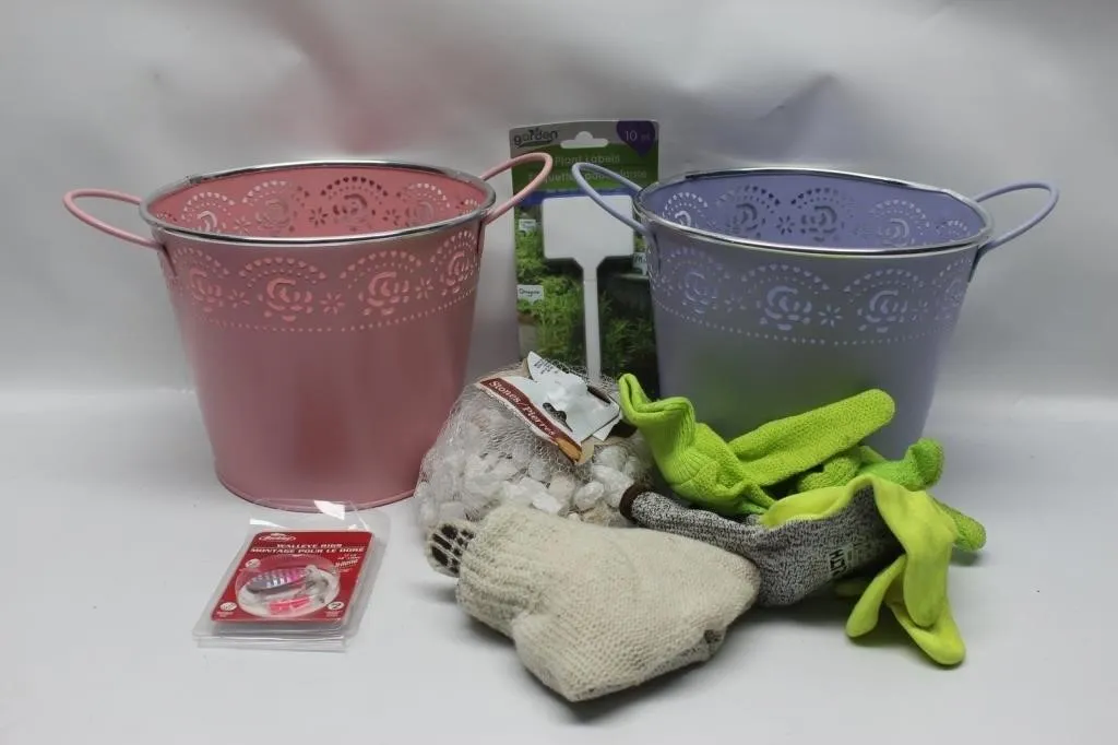 Garden Buckets, Gloves, Plant Labels & Accessories