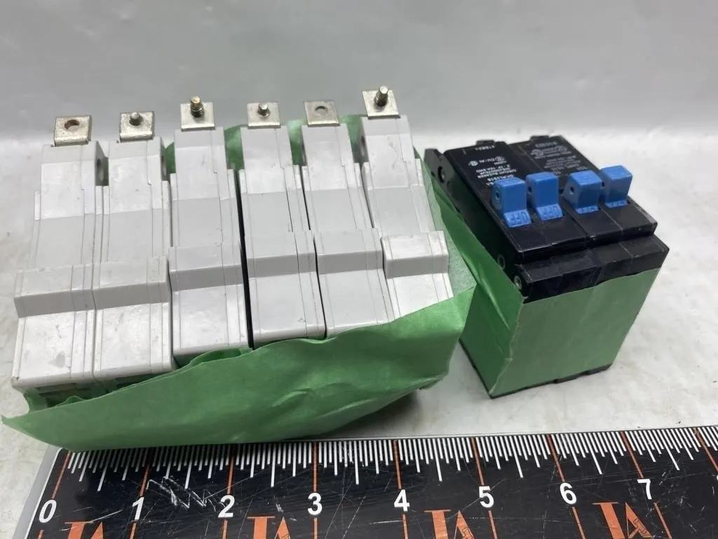 Circuit breakers, lot of 6-pole and 3-pole units