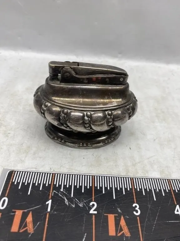 Ronson Crown silver-tone lighter
