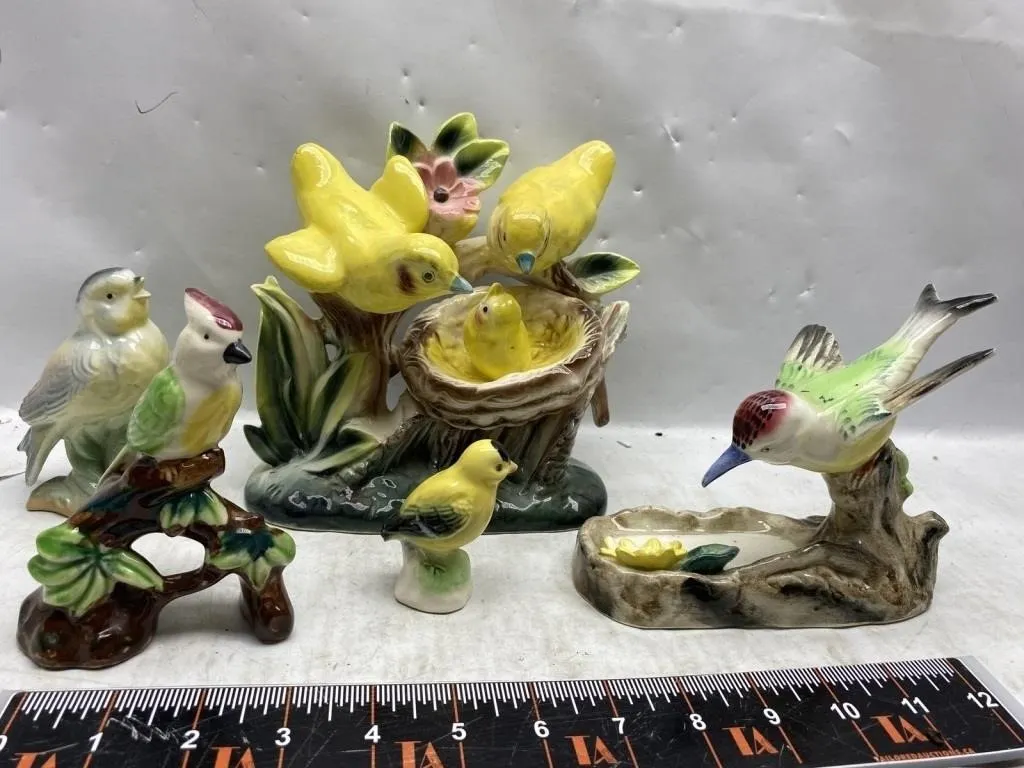 Porcelain bird figurines collection, various