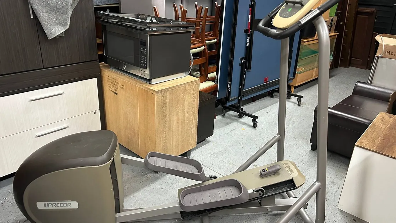 Precor EFX Elliptical Trainer with Digital Console