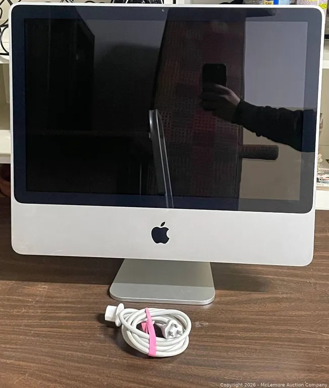 Apple iMac 8,1 Intel Core 2 Duo 2.4 20-Inch Computer
