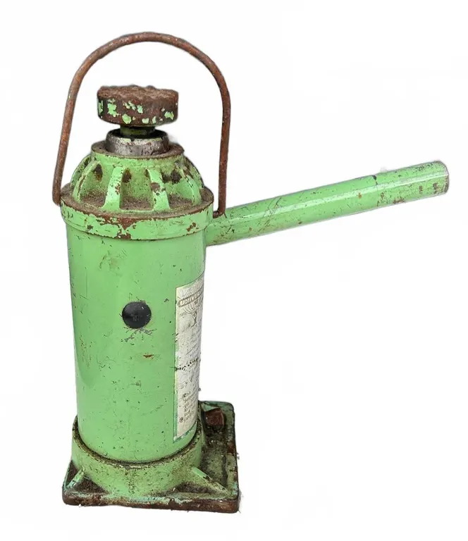Green Metal Hydraulic Bottle Jack