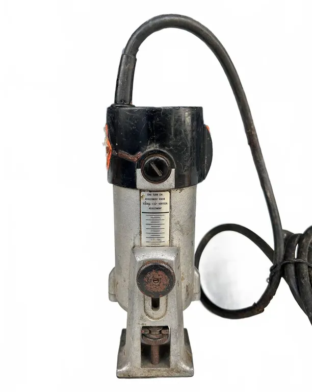 Black & Decker 9A Router 2,700 RPM