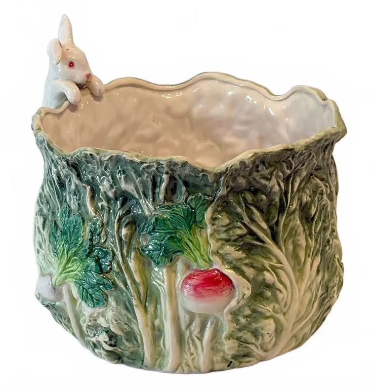 Shafford Rabbit Patch Serving Bowl with Salt Shaker
