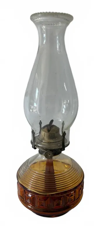 Amber Glass Oil Lamp with Chimney, 19-Inch