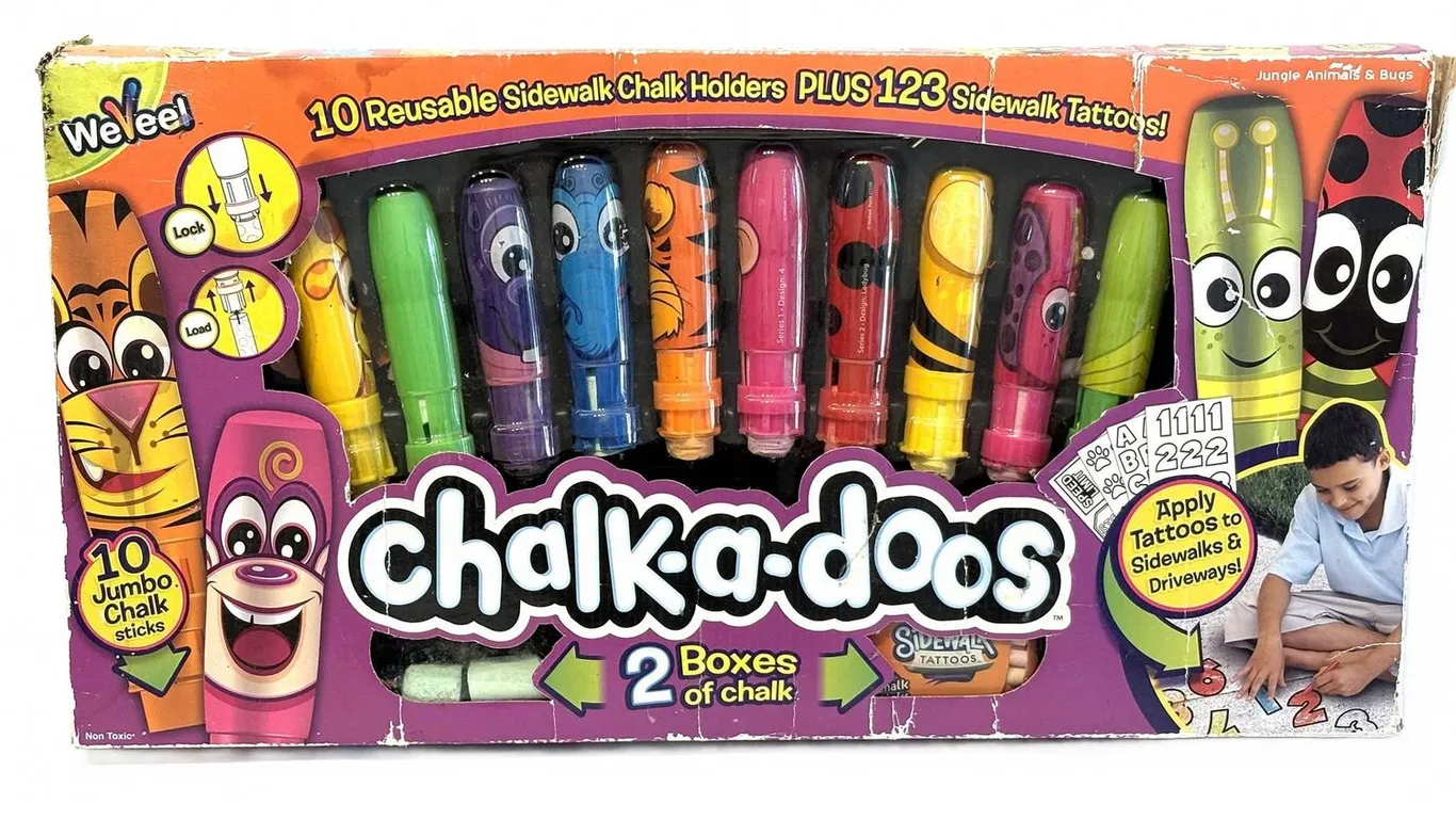 Chalk-a-doos Sidewalk Chalk Holder Set