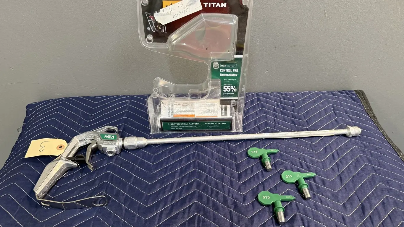 Titan HEA Airless Spray Gun with Extension and Spray Tips