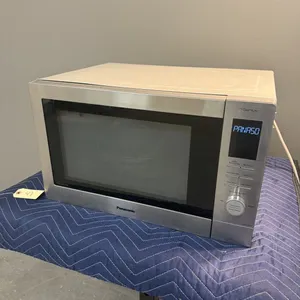 Panasonic The Genius Countertop Microwave