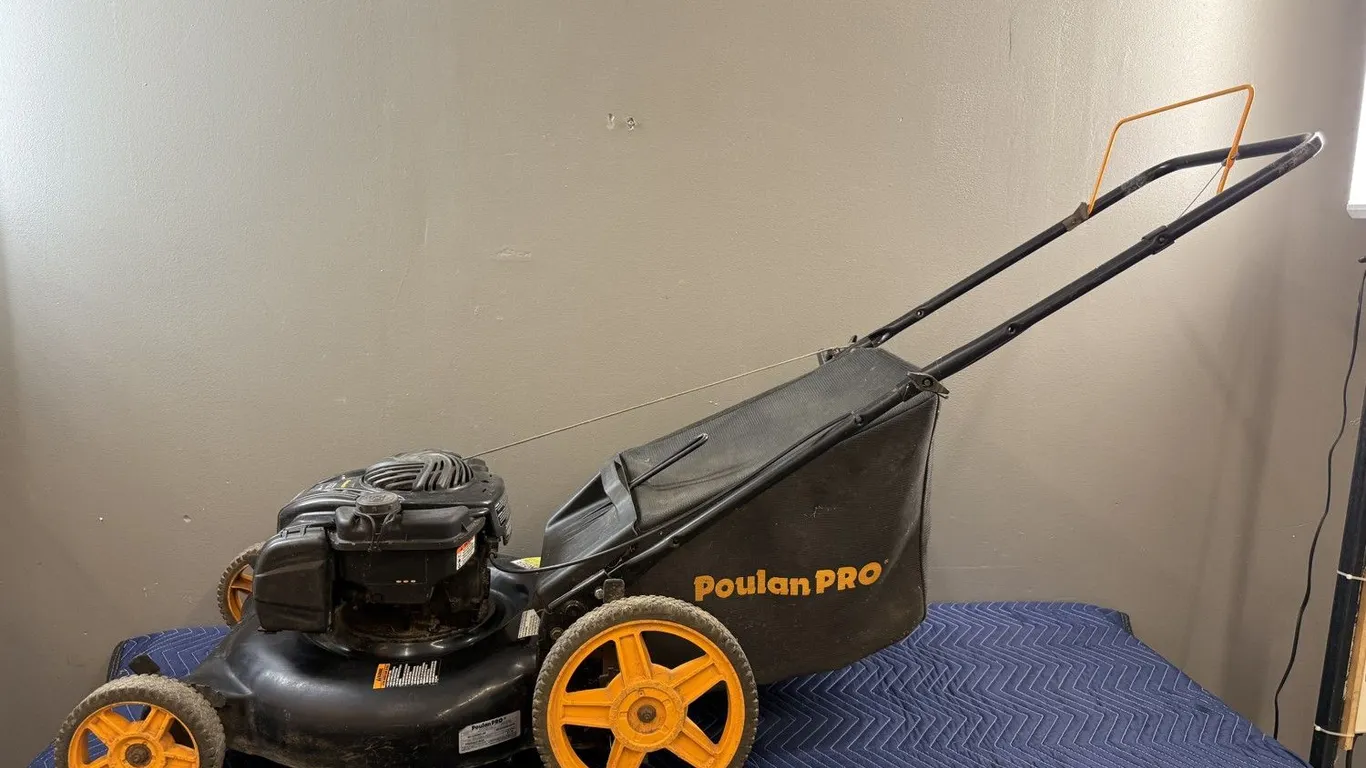 Poulan Pro Push Lawn Mower with Bag