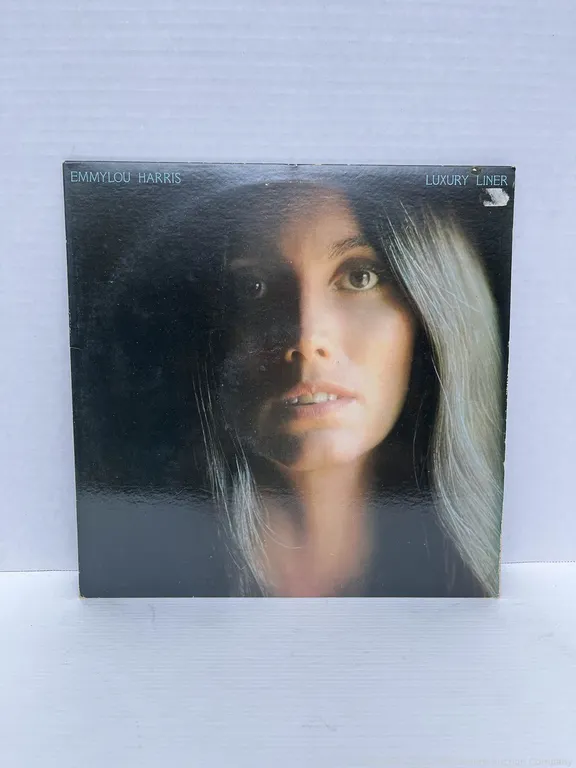 Emmy Lou Harris - Luxury Liner