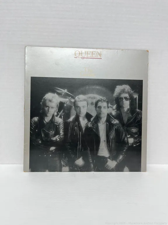Queen - The Game