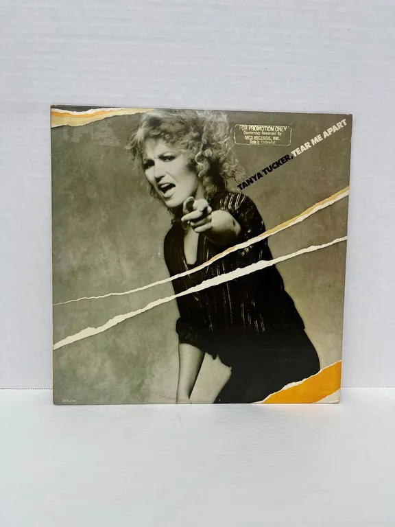 Tanya Tucker - Tear Me Apart
