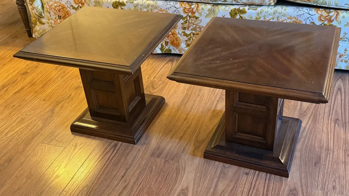 Pair of Ethan Allen Pedestal Coffee Tables