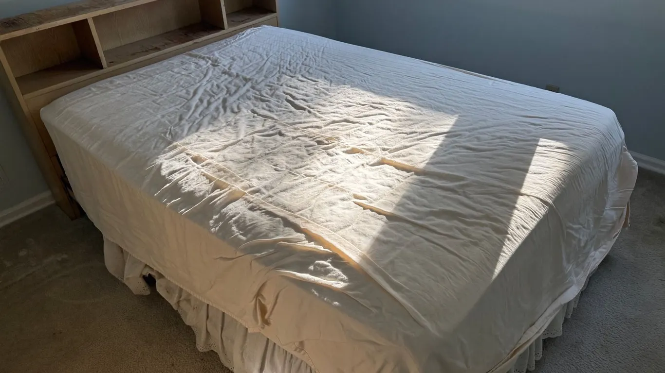Full Bed & Dresser