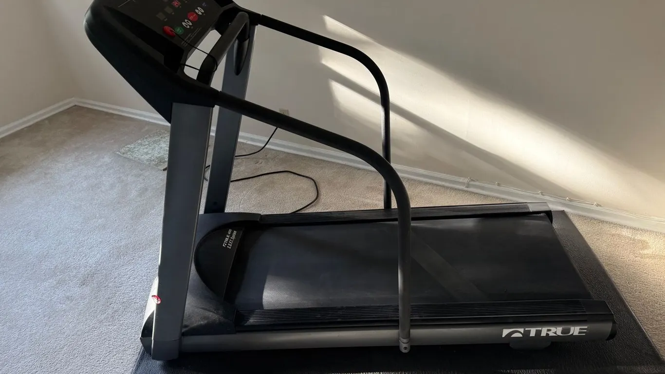 True 400 Treadmill