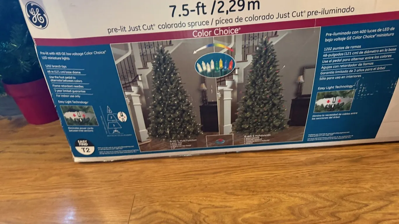 Pre-Lit 7' Christmas Tree