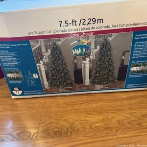 Pre-Lit 7' Christmas Tree