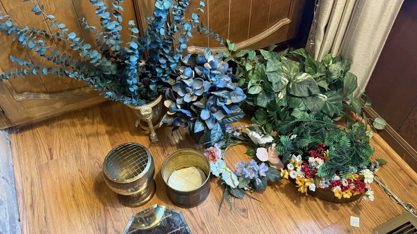 Faux Flowers & Greenery