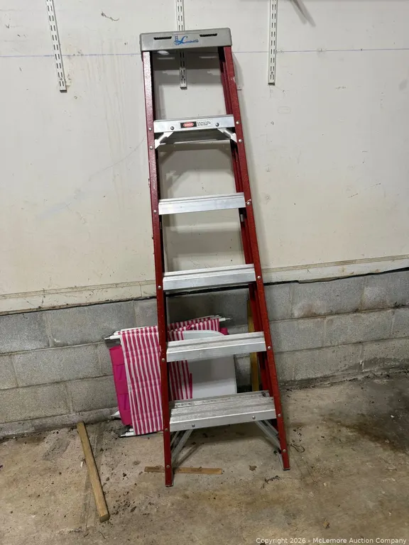 Louisville 6' Aluminum Ladder