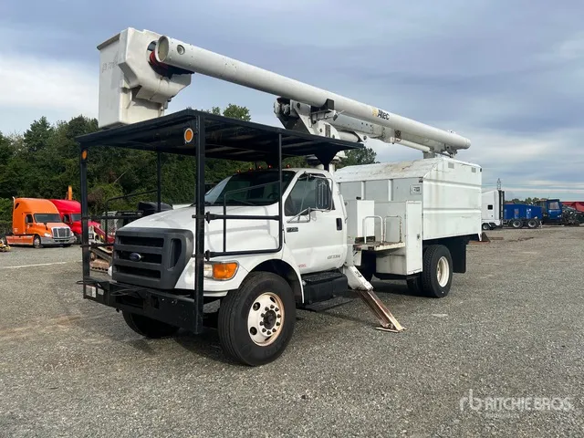2008 Ford F-750 4x2 Bucket Truck