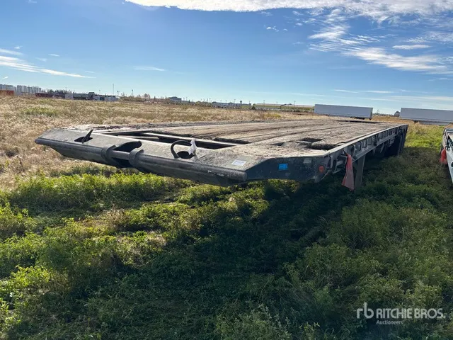 2012 Gerrys KOF302 53 ft 24-Wheel Flatbed 24 Wheel Oilfield Trailer