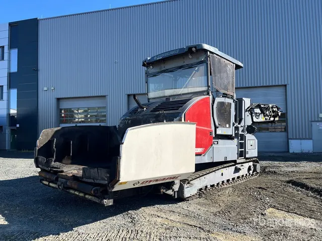 2020 Dynapac MF2500CM Tracked Asphalt Transfer Machine