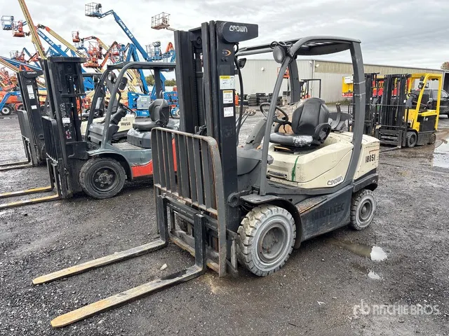 2014 Crown C51050-50 4350 lb Pneumatic Tire Forklift
