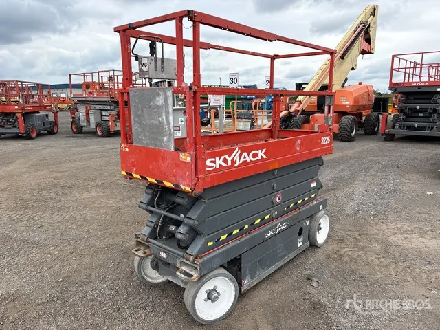 2017 Skyjack SJ3226 Electric Scissor Lift