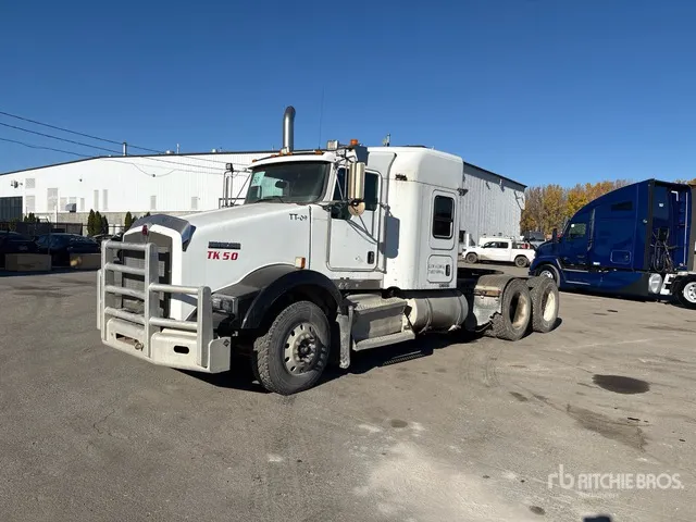 2011 Kenworth T800 6x4 T/A Sleeper Truck Tractor