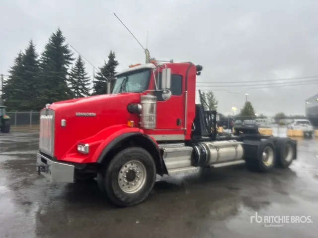 2015 Kenworth T800 6x4 T/A Day Cab Truck Tractor