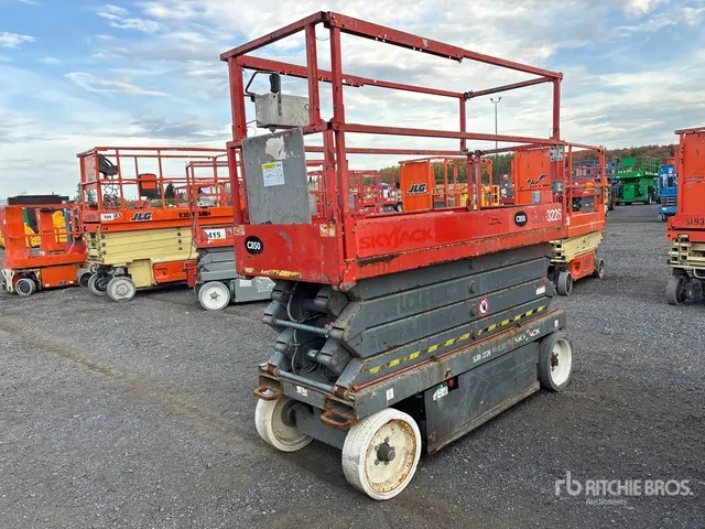 2013 Skyjack SJ3226 Electric Scissor Lift