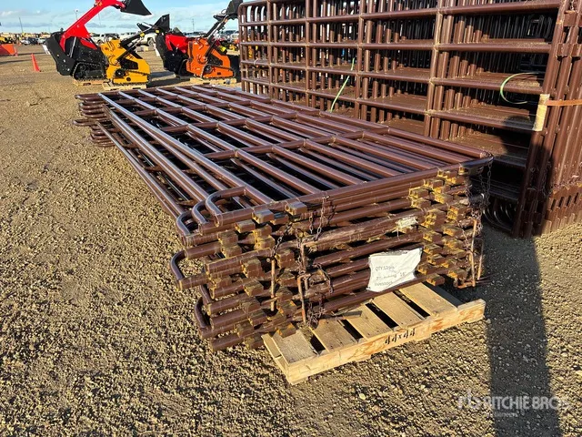 Quantity of (12) 2026 BYT MRSDRP16 16 Ft 7 Rail Ranch Livestock Panel (Unused)