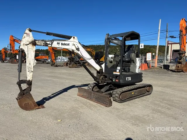 2015 Bobcat E35 Mini Excavator