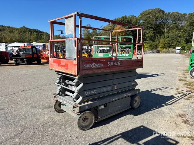 Skyjack SJIII4632 Electric Scissor Lift