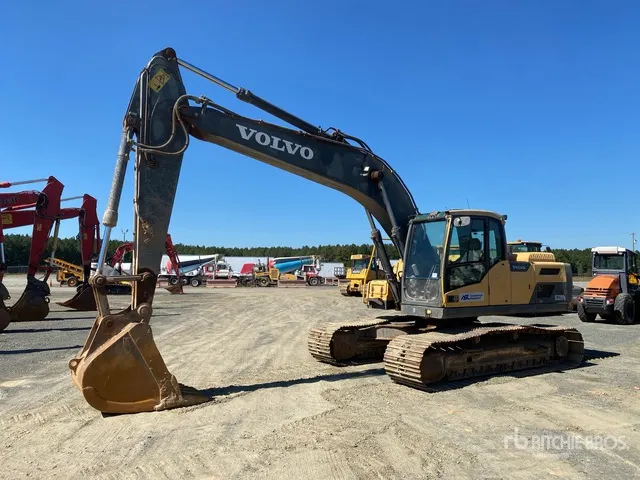 2013 Volvo EC220 DL Tracked Excavator