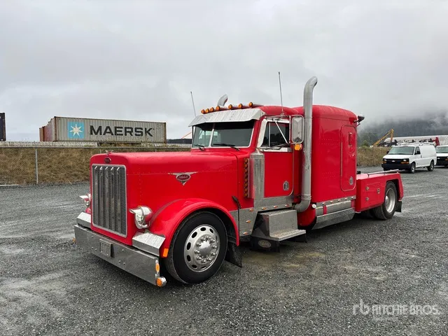2010 Peterbilt 379 4x2 Sleeper Versatile Hauler Truck