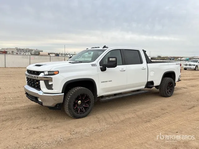 2020 Chevrolet Silverado 3500HD LT 4x4 Crew Cab Pickup