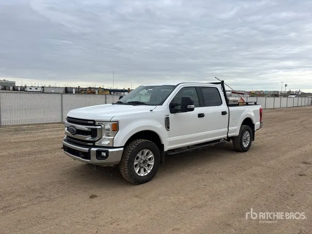 2020 Ford F-250 XLT 4x4 Crew Cab Pickup