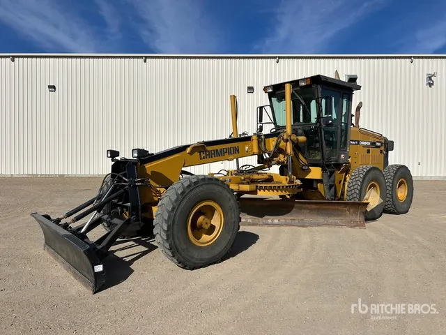2000 Champion 750A Motor Grader
