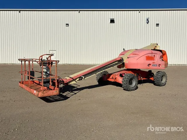 JLG 400S 4WD Dual Fuel Telescopic Boom Lift