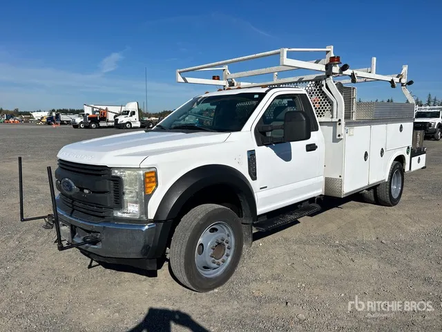 2017 Ford F-550 XL 4x2 Utility Truck
