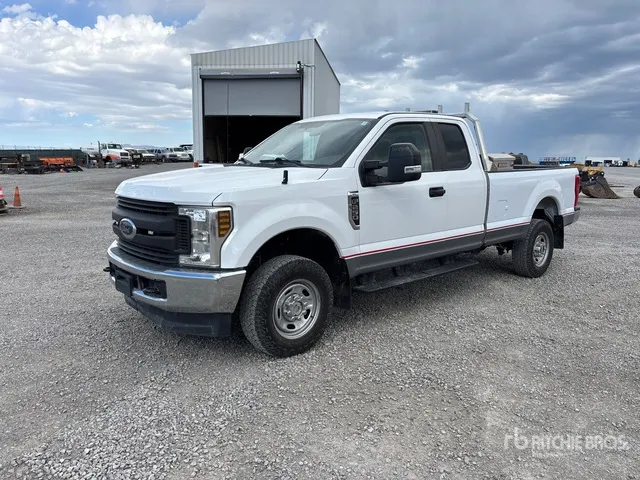 2018 Ford F-250 XL 4x4 Extended Cab Pickup