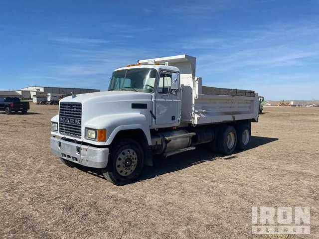 2002 Mack CH613 6x4 T/A Dump Truck