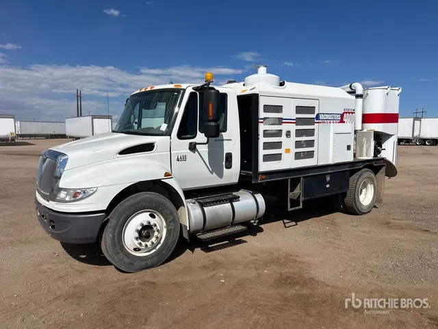 Vacmasters 4000 on 2006 International 4400 4x2 Vacuum Excavator Truck