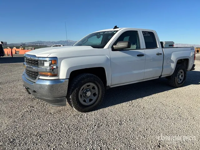 2017 Chevrolet Silverado 1500 4x4 Extended Cab Pickup