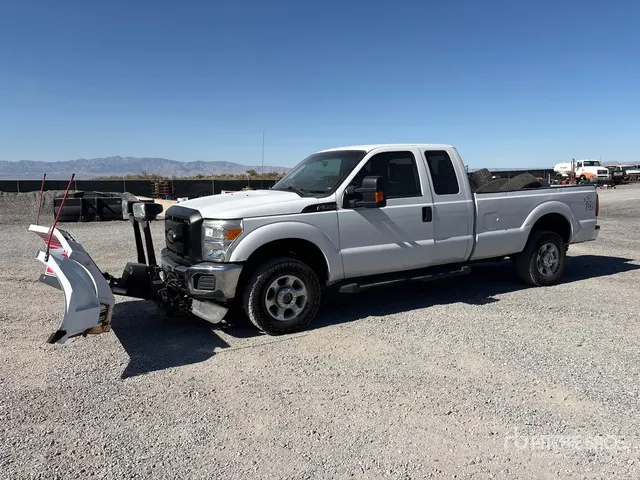 2012 Ford F-350 XL 4x4 Extended Cab Pickup
