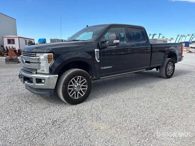 2019 Ford F-350 Lariat 4x4 Crew Cab Pickup
