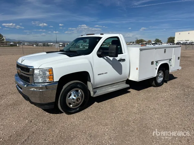 2013 Chevrolet 3500 4x4 Utility Truck