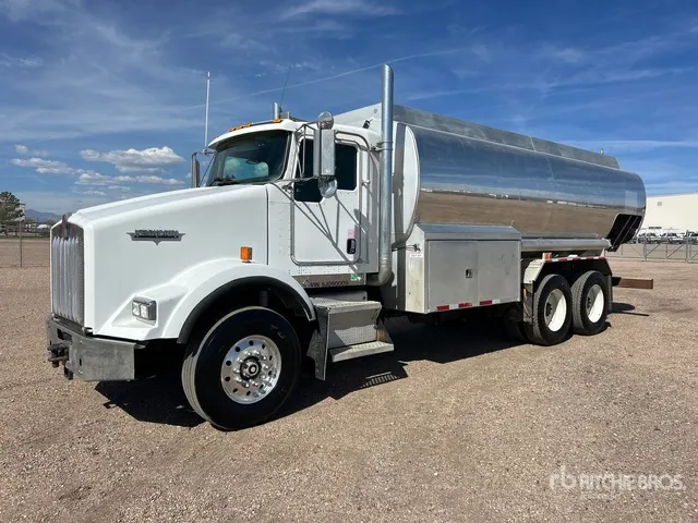 2005 Kenworth T800 4000 gal 6x4 Fuel Truck